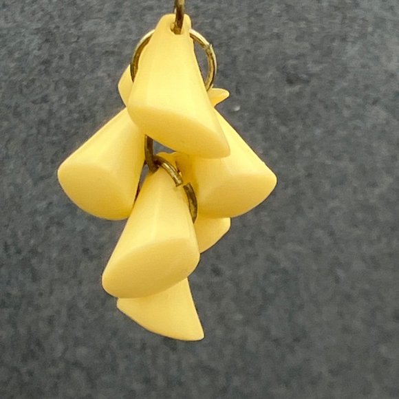 Dangle Pierced Earrings Ivory Cluster Claw Teeth Silver Exotic BoHo Vintage - Picture 5 of 11